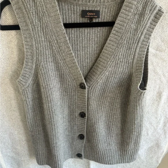 Mongolian Cashmere Fisherman Sweater Vest Quince - Picture 3 of 3